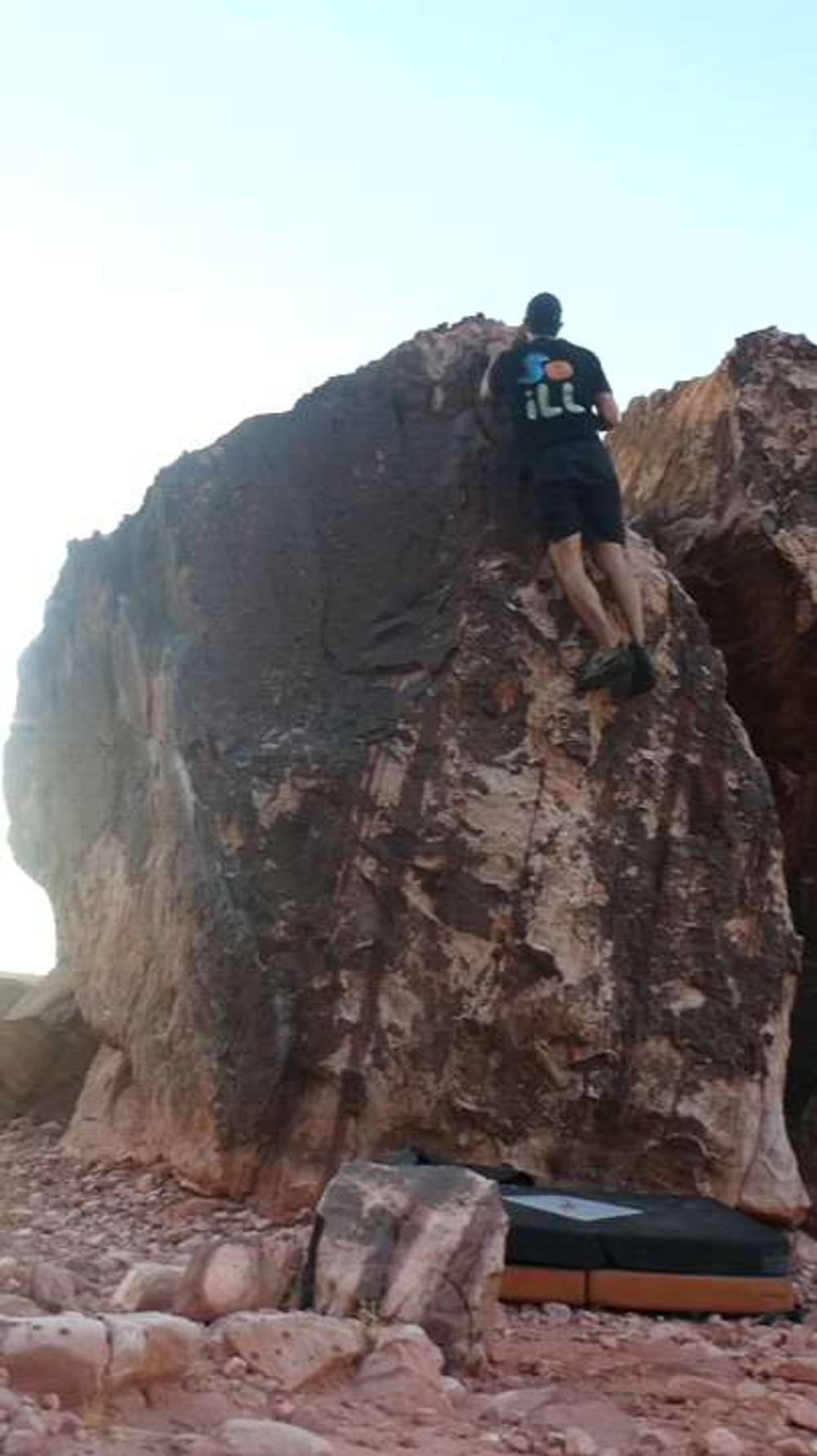 Warm Up Northwest Face Left v0, Red Rock - Beta Video from vilardo24