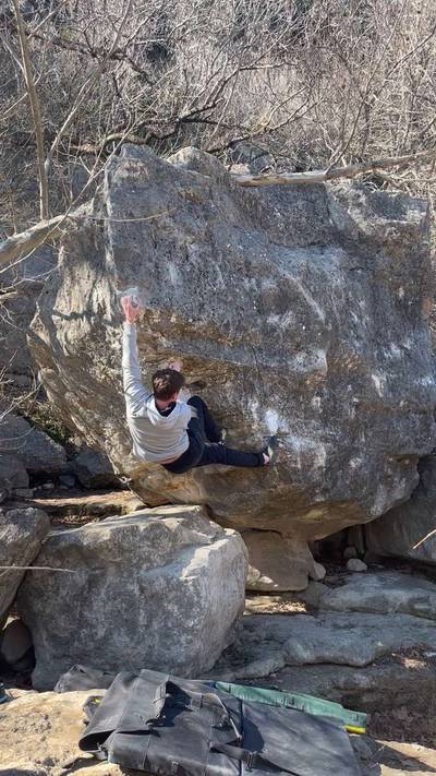 Southeast Arete (AKA WP Arete) v8, Barton Creek Greenbelt - Beta Video from sandstoneonly