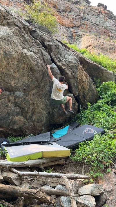 Mourning Cloak v5, Clear Creek Canyon - Beta Video from slapthesloper