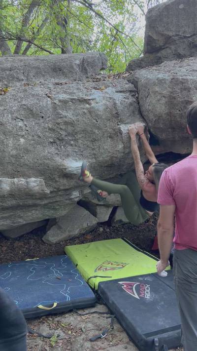 Left of Crack v1, Barton Creek Greenbelt - Beta Video from CathyG