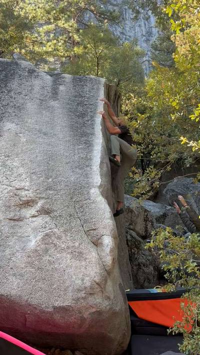Cocaine Corner v5, Yosemite Valley - Beta Video from Bouldering_in_socks