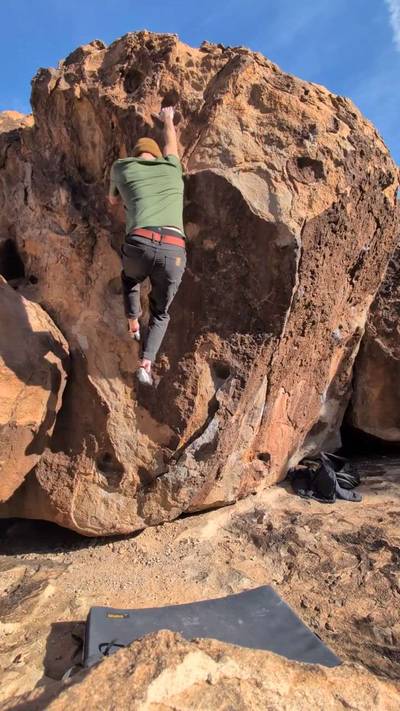 The Two-Star Arete v2, Hueco Tanks - Beta Video from breakfasthaver