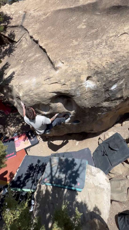 Reach Around Left v4, Joe's Valley - Beta Video from routesetter