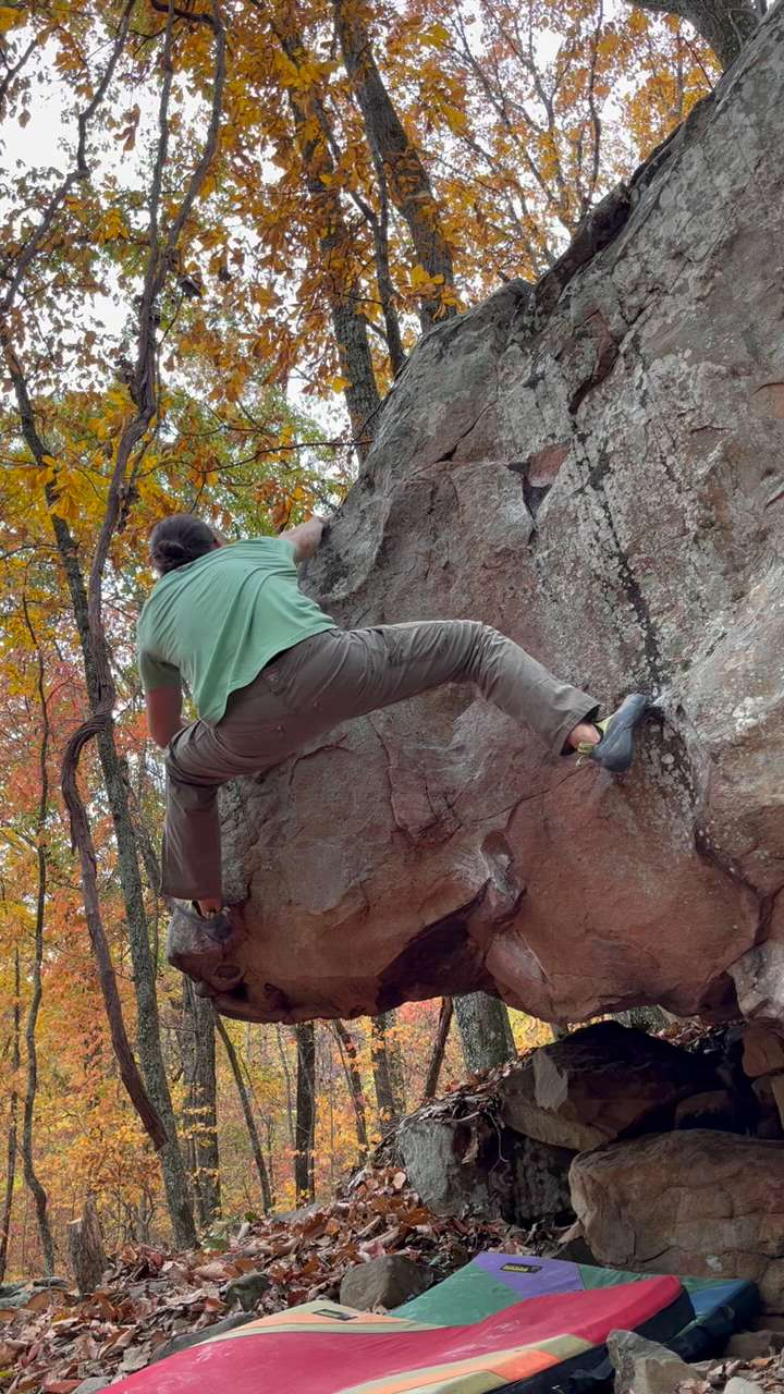 Walden Rocks Creekside Mantle Sit v4 - Creekside, Walden’s Ridge Park Bouldering ...