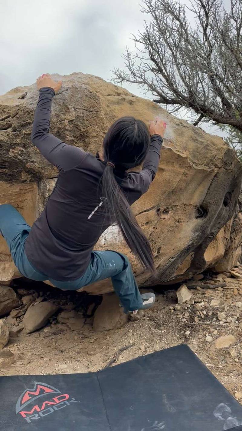 Happy Mantel v3, Joe's Valley - Beta Video from helenclimbs