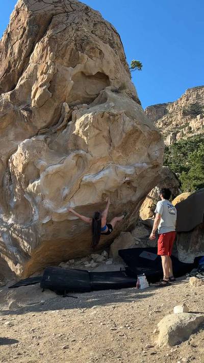 Stumble Bum Traverse v4, Joe's Valley - Beta Video from Pholena