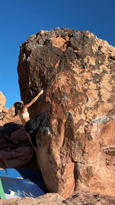 Put Your Shoes On Arete v3, Red Rock - Beta Video from angellyclimbs
