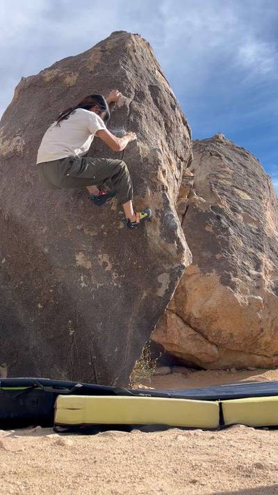 Attractive Brunette v2, Joshua Tree - Beta Video from cy