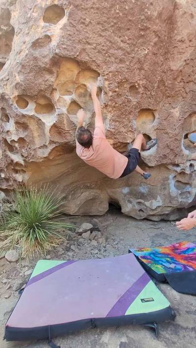Beefy Reef Traverse v3, Hueco Tanks - Beta Video from coolguyJD