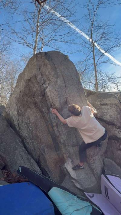 Wooly Saketh v4, Rumbling Bald - Beta Video from griffin.climbs