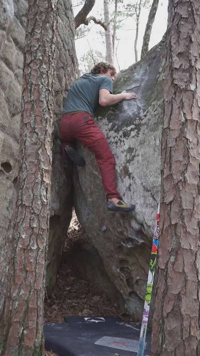 Between Two Slabs v5, Hospital Boulders - Beta Video from mcsteez