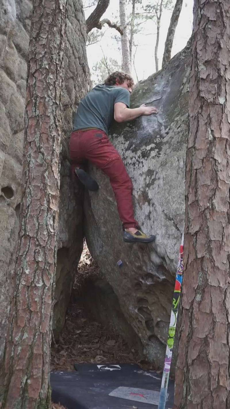 Between Two Slabs v5, Hospital Boulders - Beta Video from mcsteez