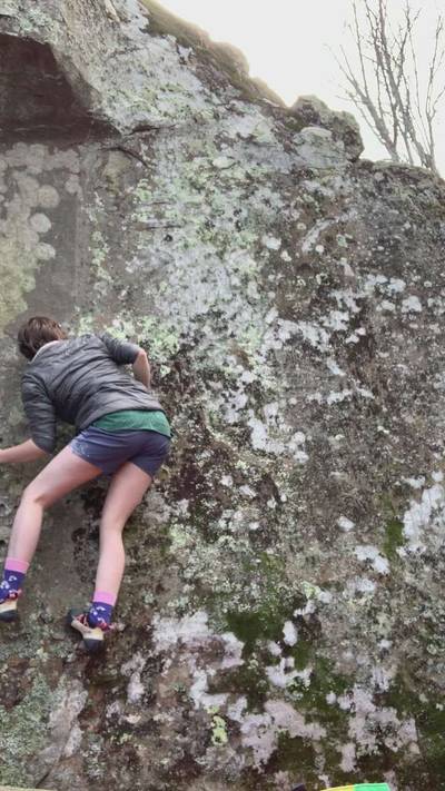 Howard Problem v4, Hospital Boulders - Beta Video from lilyRose2006