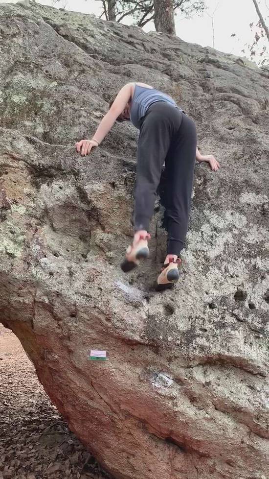 Dirt Road v4, Hospital Boulders - Beta Video from lilyRose2006