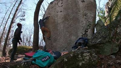 Plastic Soldiers v8, Boat Rock - Beta Video from boulderingispracticeforsport