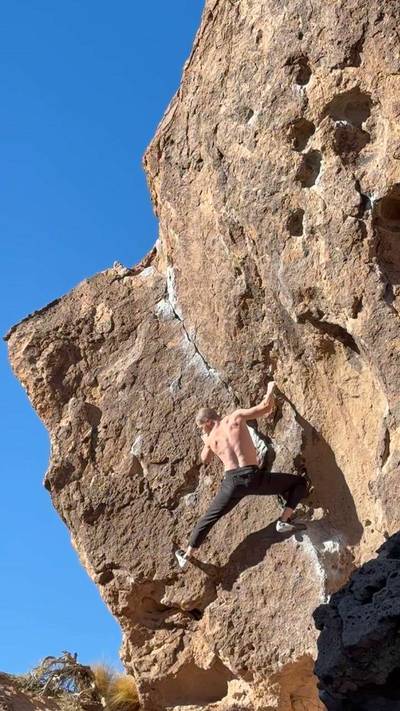 Corner v0, Bishop - Beta Video from ren.climbs