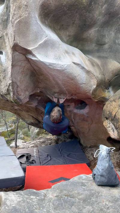 Duel Dans La Lune v5, Fontainebleau - Beta Video from TPclimber