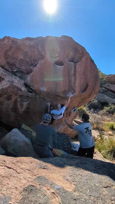 T-Bone Shuffle v4, Hueco Tanks - Beta Video from breakfasthaver