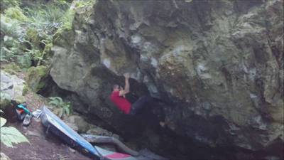 Golden Pinch Low v10, Squamish - Beta Video from LukeZimmerman