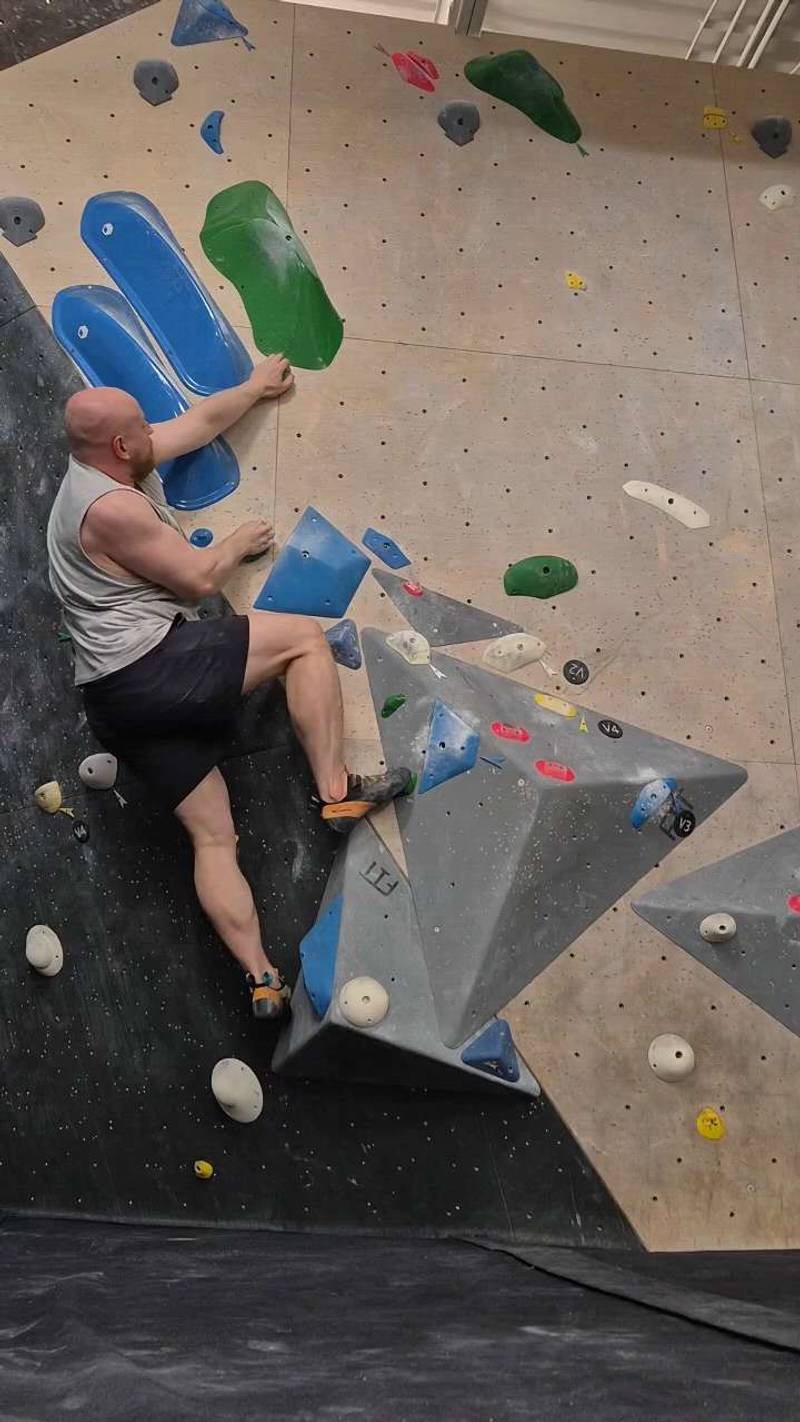Green v4, Hogtown Boulders - Beta Video from philtered_phitness