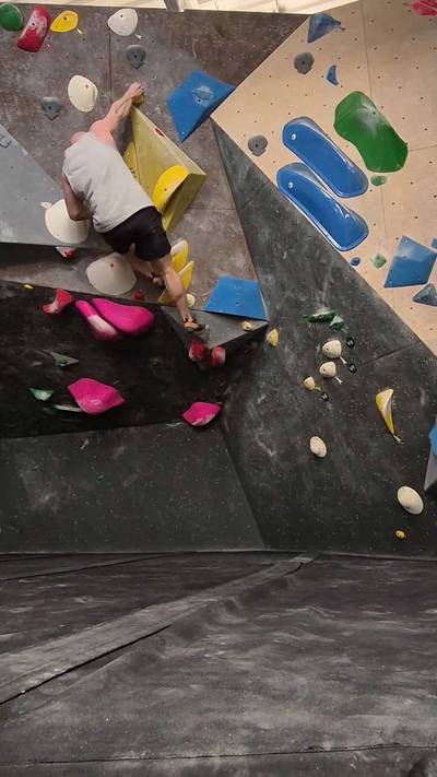 Yellow v4, Hogtown Boulders - Beta Video from philtered_phitness
