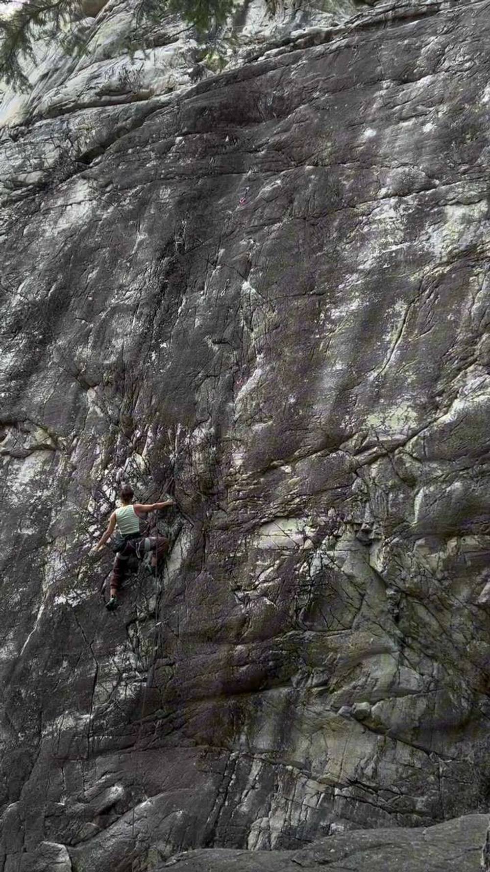Flingus Cling 5.12b, Squamish - Beta Video from kaitclimbss