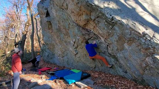 Titan Traverse v8, Moore's Wall - Beta Video from luke.the.nuke