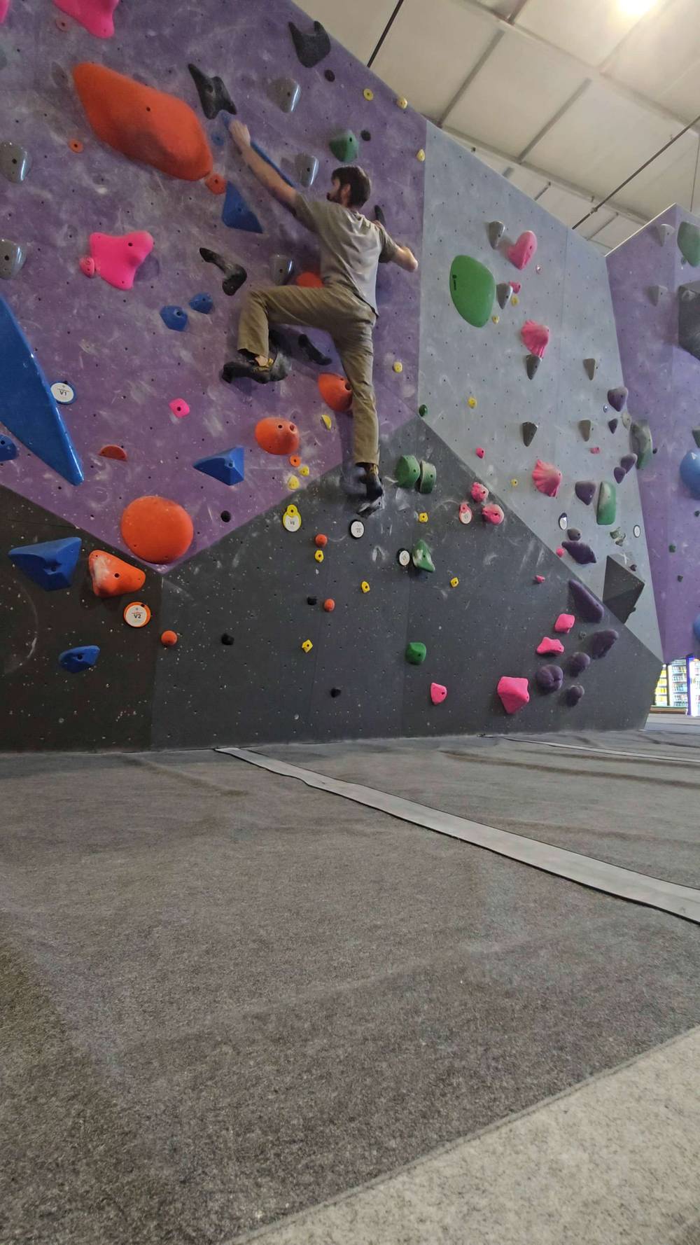 Black v5, DYNO Detroit - Beta Video from AshesFalls