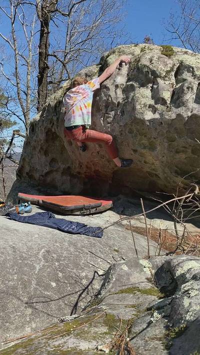 Pebble Beach v4, Hospital Boulders - Beta Video from brew_boulders