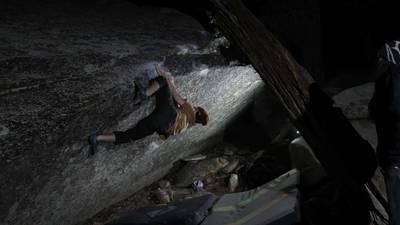 Ubiquitous v9, Black Mountain - Beta Video from peterclimbs