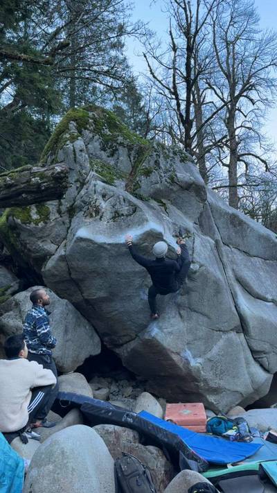 Chutzpah Stand v8, Index - Beta Video from cc.climbs.rocks