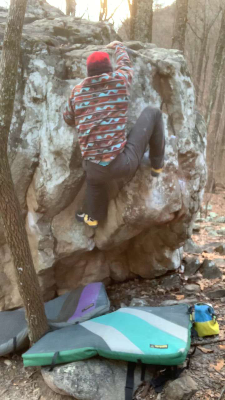 Walden Rocks Creekside Mantle Sit v4 - Creekside, Walden’s Ridge Park Bouldering ...