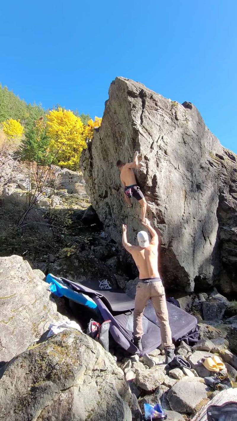For the Birds v3, Squamish - Beta Video from CarsonClimbs
