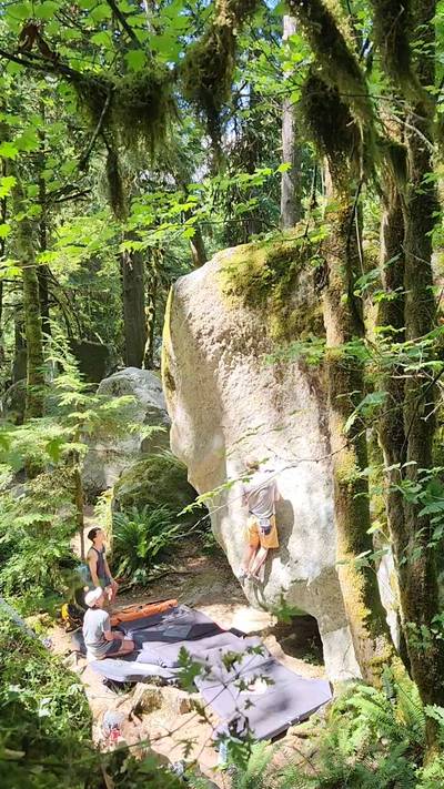 Kung Fu Fighter v4, Squamish - Beta Video from CarsonClimbs
