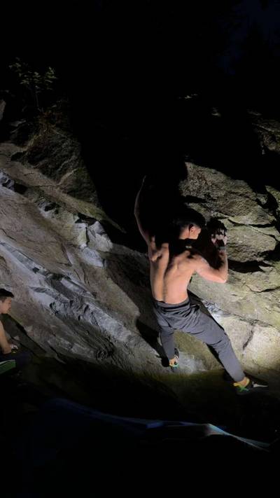 Red Rover v7, Gold Bar - Beta Video from cc.climbs.rocks