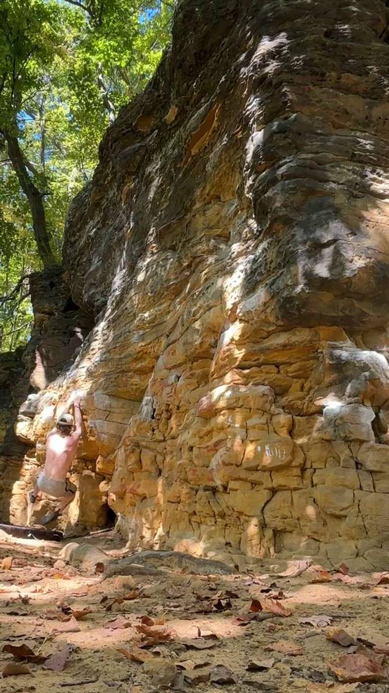 Yellow Wall Traverse v1, Grand Ledge - Beta Video from noswald36