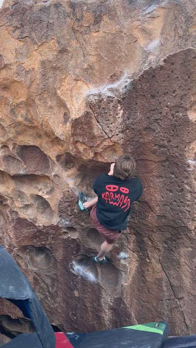 Two Birds v5, Hueco Tanks - Beta Video from jakenoc.climbs