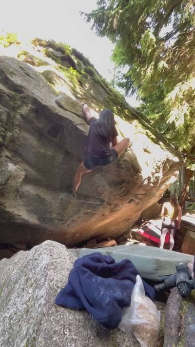 Mind Bender Low v9, Squamish - Beta Video from ZoeBeau
