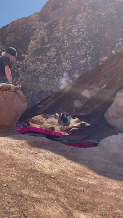 Show of Hands Sit v12, Moe's Valley - Beta Video from dkan