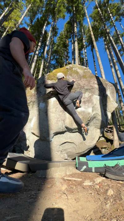Stinkin' Slopers Direct v4, Gold Bar - Beta Video from cc.climbs.rocks