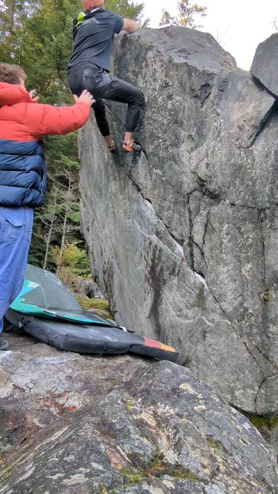 The Pit v6, Squamish - Beta Video from AronHailey