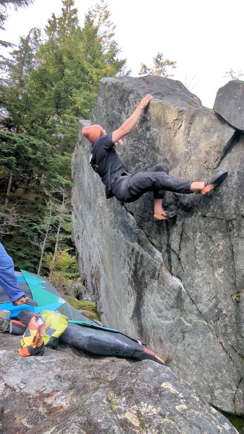 The Pendulum (Powerlines) v4, Squamish - Beta Video from AronHailey