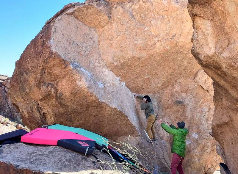 S-Curve v6, Hueco Tanks - Beta Video from clothedflashes