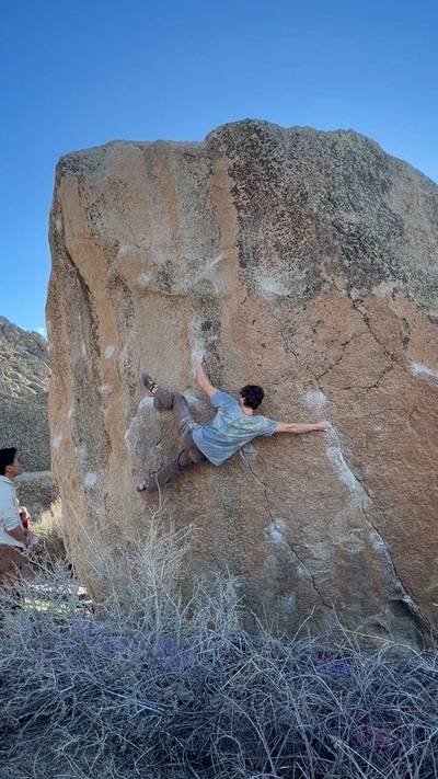 Twin Cracks v9, Bishop - Beta Video from gloveworld