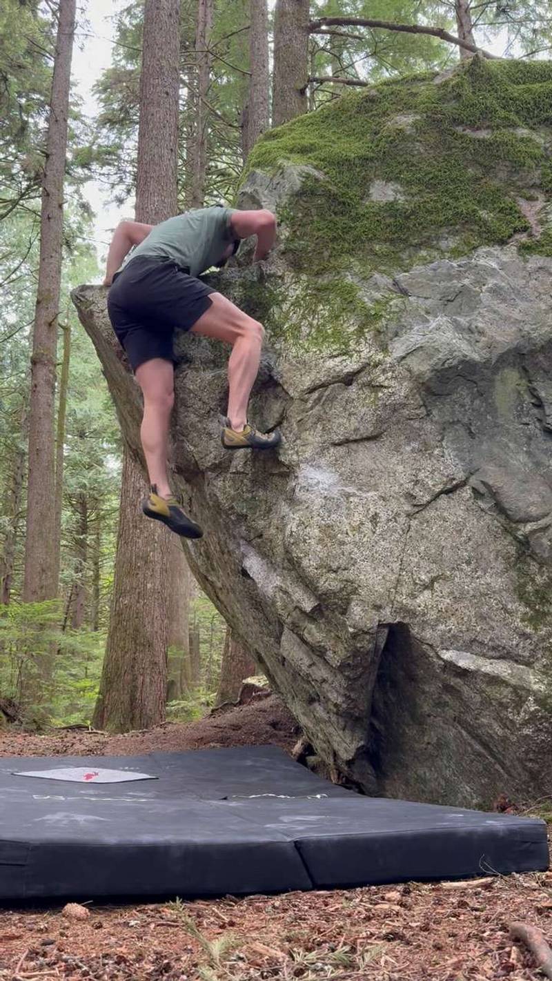 Chewing Rocks v0, Squamish - Beta Video from graemec