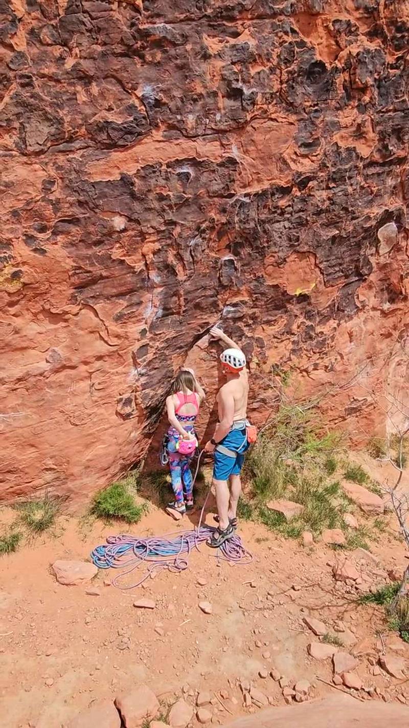 Desert Pickle 5.11c, Red Rock - Beta Video from nicoleclimbs