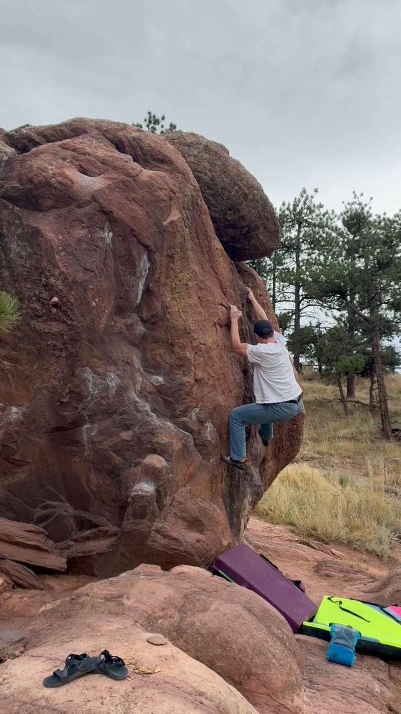 South Face (Beer Barrel) v0, Flagstaff Mountain, CO - Beta Video from Doubot