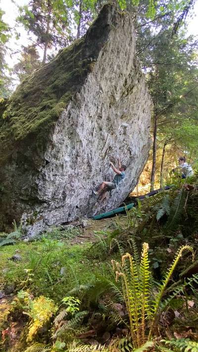 Toaster Mitts Low v4, Comox Lake - Beta Video from Bouldering_Bushido