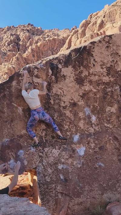 Kraft Dinner Right v7, Red Rock - Beta Video from climbthatdee