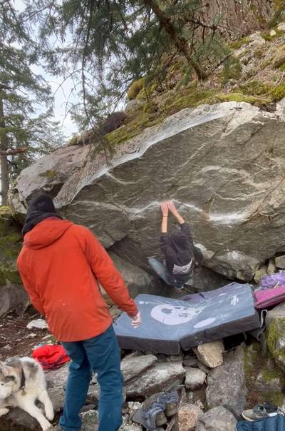 The Bone Garden v8, Squamish - Beta Video from Yalowega